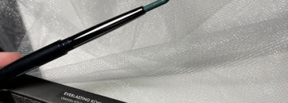 Стойкий карандаш для глаз от Elian Russia everlasting köhl eyeliner в оттенке 04 mermaid