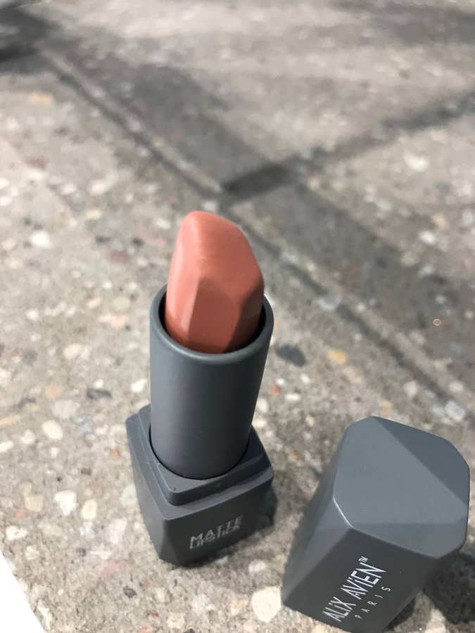 Губная помада Alix Avien - Matte Lipstick 403 Caramel Nude