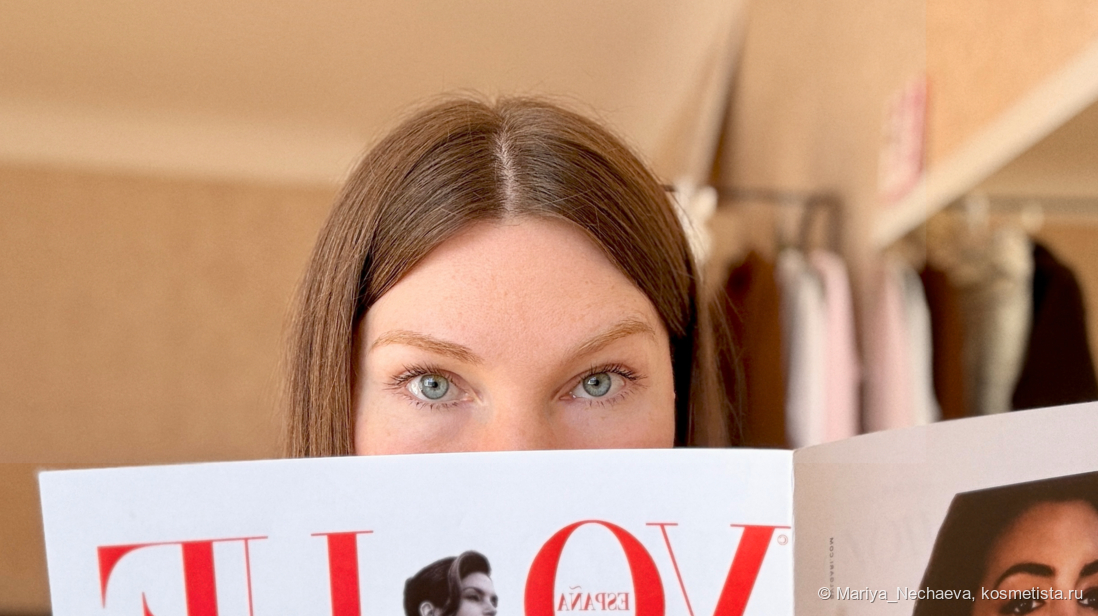 Слева: тушь Estee Lauder Sumptuous Extreme Black, справа: тушь L`Oreal Telescopic. В обоих случаях в один слой