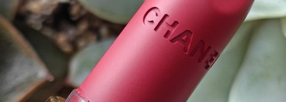 Chanel, а где праздник? Помада Chanel Rouge Allure Velvet #549 Rouge Vie