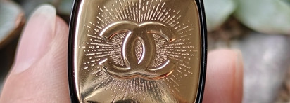 Chanel, а где праздник? Помада Chanel Rouge Allure Velvet #549 Rouge Vie