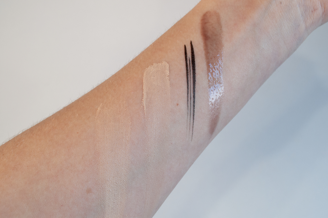 Слева направо - кушон, консилер, подводка, бальзам