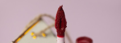 Лучшая формула жидкой матовой помады - Kaleidos Cloud Lab Lip Clay в оттенках DE04 Dahlia и NU07 Skinship