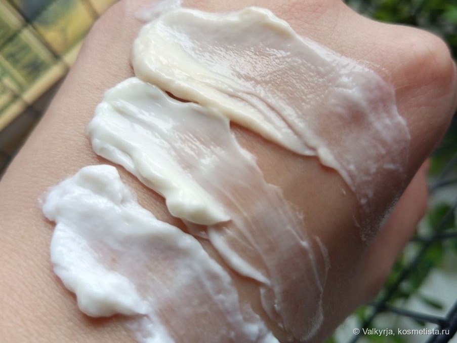 Сверху вниз: печенье, мочевина, лемонграсс