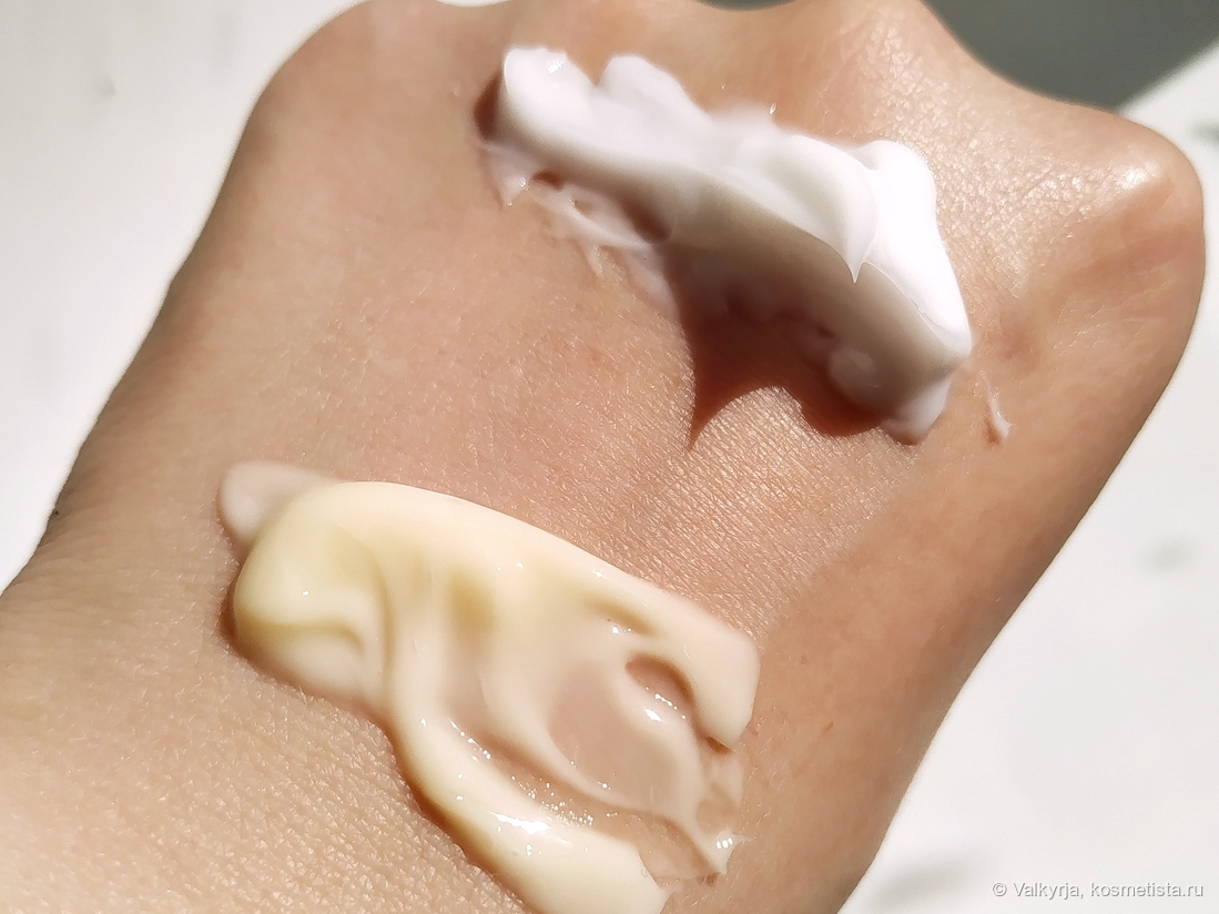 Слева - крем-сливки манго, справа - крем-йогурт