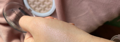 Мороз на щеках. Хайлайтер Relove by Revolution Super Highlight #Blushed