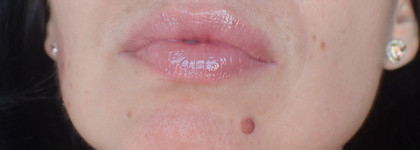 Блестящие и ухоженные губы с Silk Balm Huda Beauty оттенок Blush