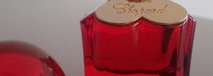 Аромат букета бордовых роз в аромате Love Chopard