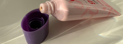 Почему я больше не ищу бюджетный тон? Bb-Крем Holika Holika Petit bb (shimmering)