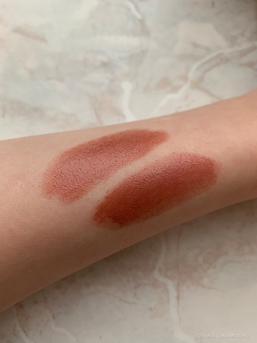 Выше - Joli Rouge Shine, ниже - Lacquer