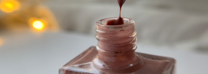 Деликатный голографик - лак для ногтей Tintberry nail polish Токийская сакура