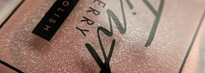 Деликатный голографик - лак для ногтей Tintberry nail polish Токийская сакура