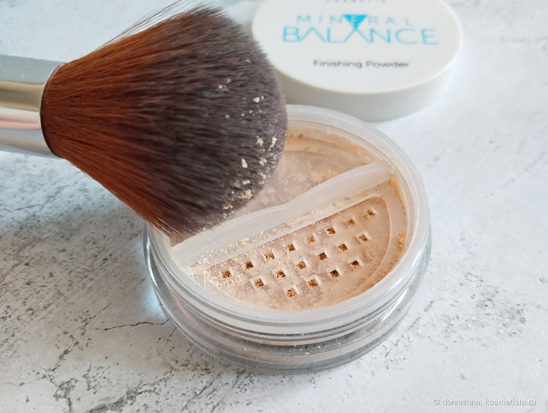 Нанесение пудры для лица L'atuage Cosmetic Mineral Balance Finishing Powder