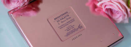 By Terry Brightening CC Powder Beach Bomb: универсальная палетка для сияющего макияжа