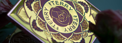 By Terry Brightening CC Powder Beach Bomb: универсальная палетка для сияющего макияжа