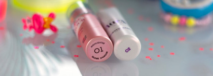 Хайлайтер-стик Gloire D'Amour и дуохромная помада Aura от Vivienne Sabo: поймать за хвост атмосферу 90-х