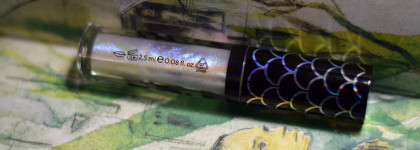 Чудо-юдо рыба-кит: манящий блеск для губ Beauty Bomb Lip Glass в оттенке 02 Nice as ice