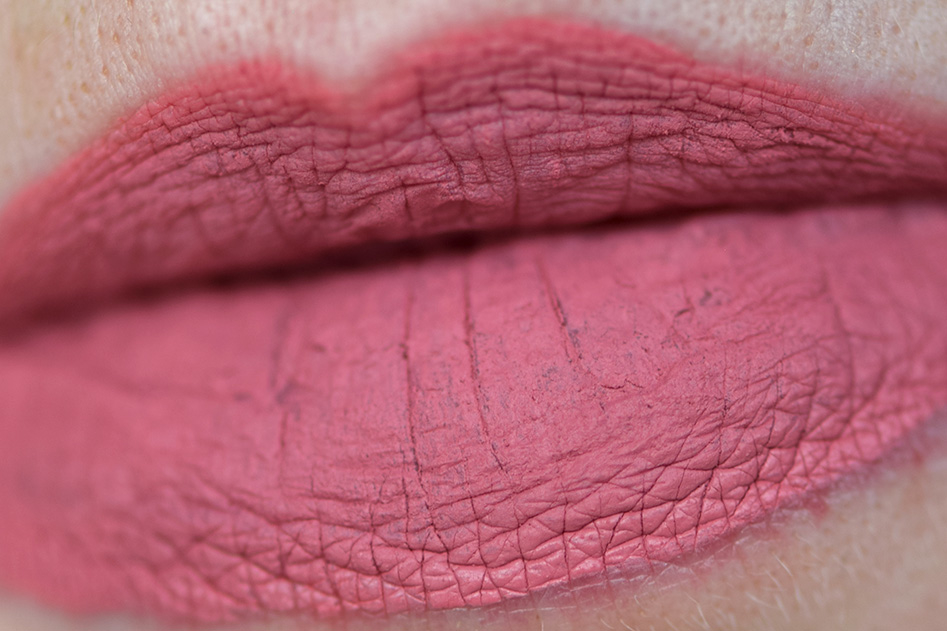 Сушеная текстура губ с помадой Stellary Naked Rose Liquid Matte Lipstick