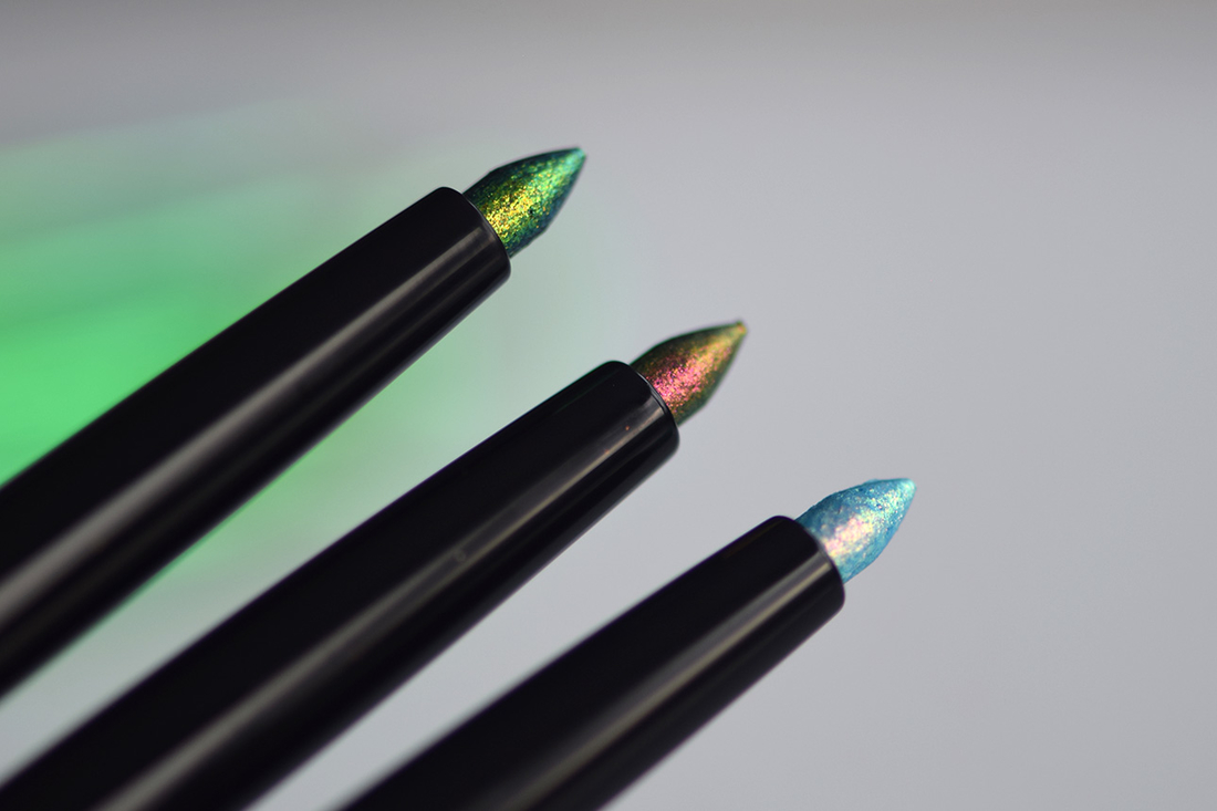 Beauty Bomb Duochrome Eye Pencil Big Brother's WatchingYou в оттенках 01, 02 и 03