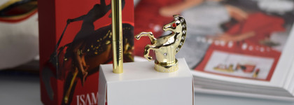 Моё самое дорогое комбо для губ: Isamaya Wild star Outlaw