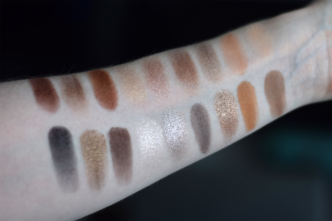 Сравнение: Сверху -- Divage Easy Nude, снизу -- ABH Mini Sultry.
