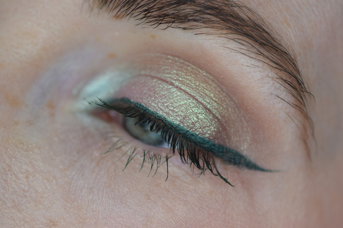 Зелёная подводка