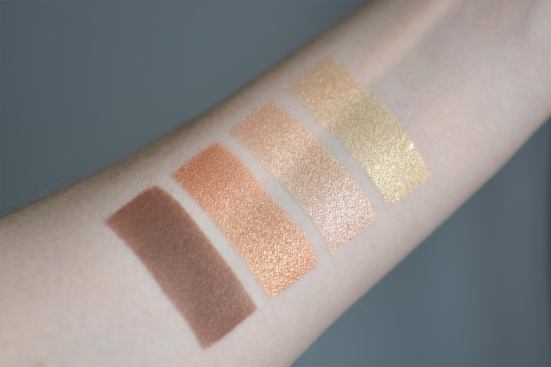 Свотч напротив окна