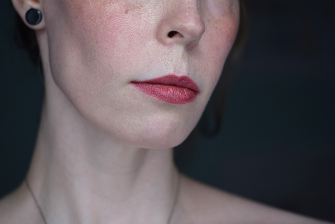 MAC Macximal Matte Lipstick в оттенке 690 Twig Twist