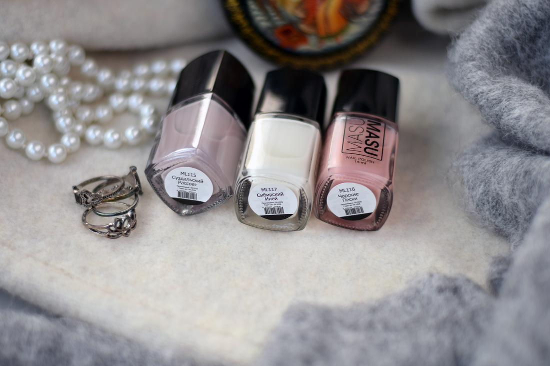 Наклейка на донышке лаков