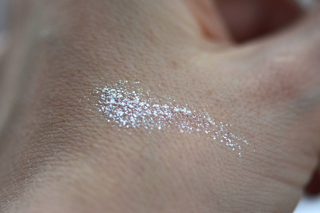 Свотч у окна