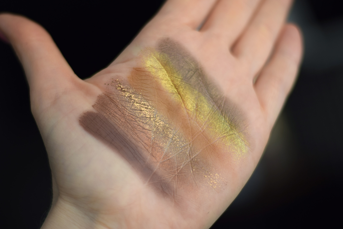 Свотч на ладони