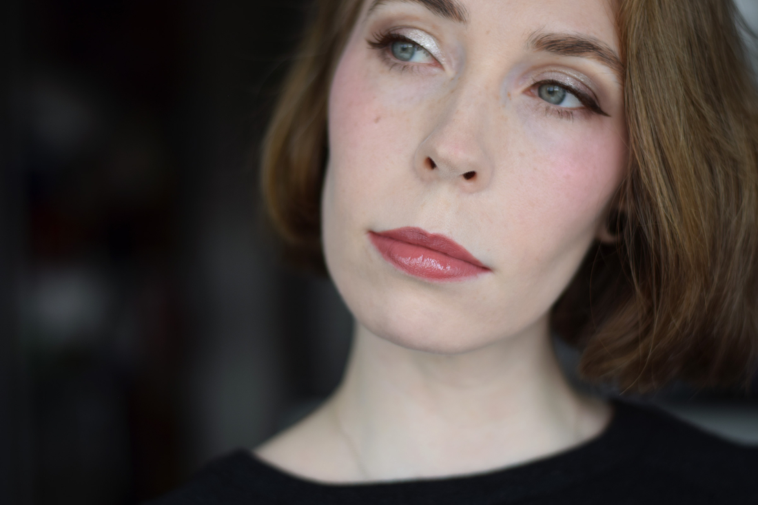 Общий образ с Vivienne Sabo Glossy lip balm LaLa Laque 07