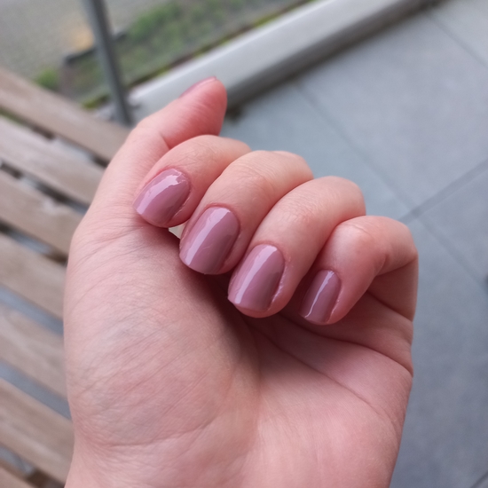 Маникюр жены миллионера. Essie Nail Lacquer 40 Demure Vix