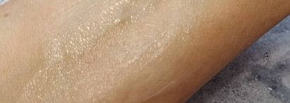 Крем для ног Avon Foot Works от натоптышей с альфа-гидрокислотой - неплохое средство для регулярного ухода