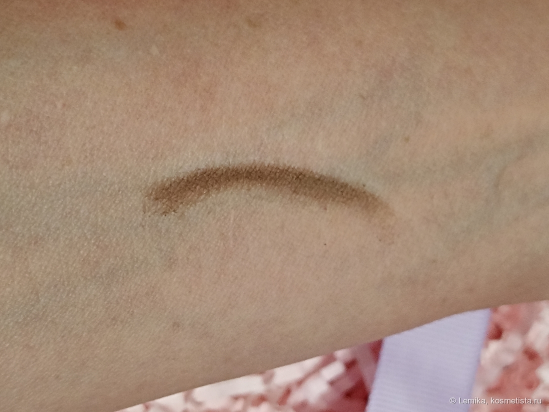 При искусственном освещении