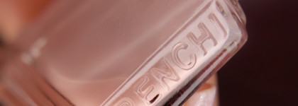 Ещё один красивый нюдовый лак Frenchi Nail Polish 22 Nude Honey