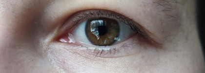 Уверенный хорошист крем для кожи вокруг глаз AHC Premier ampoule in eye cream