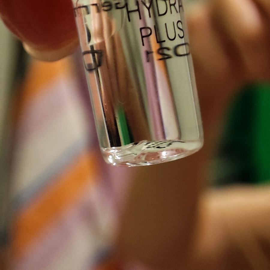 Вот кусок стекла на дне ампулы