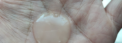 Невесомая гиалуроновая сыворотка Seveki - глоток воды для вашей кожи