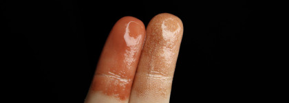 Мои любимые блески для губ MAC Lipglass в оттенках Oh baby и Spice