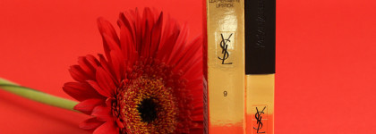 Red week: Люксовая драма на губах с YSL Rouge Pur Couture The Slim Lipstick в оттенке №9 Red Enigma