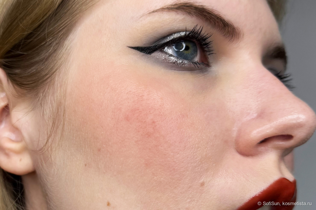 Румяна провалились в поры
