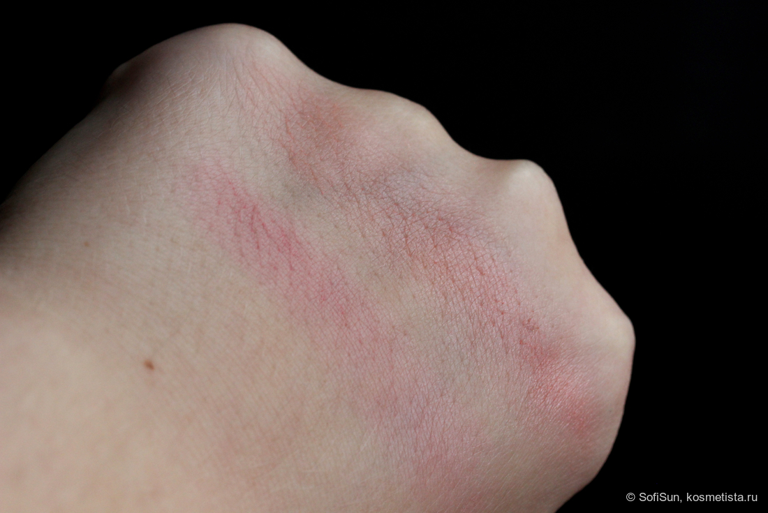 Radiant Peach vs Vibrant pink