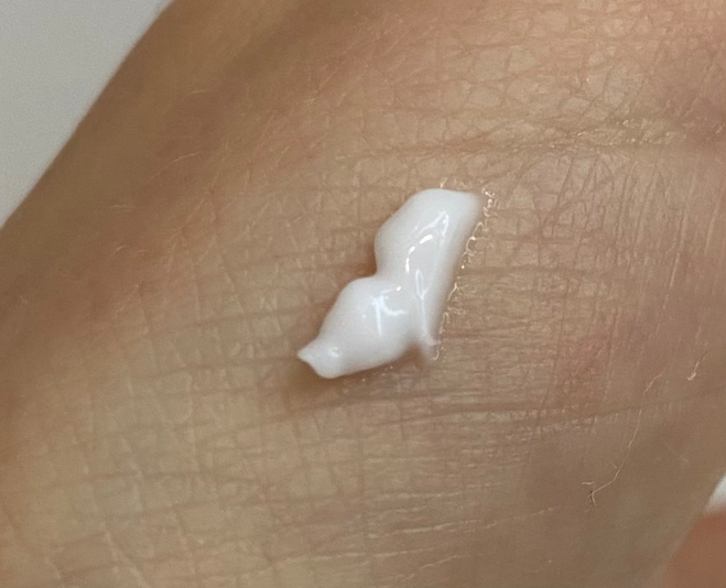 Elizavecca Gold CF-Nest White Bomb Eye Cream меня очень разочаровал
