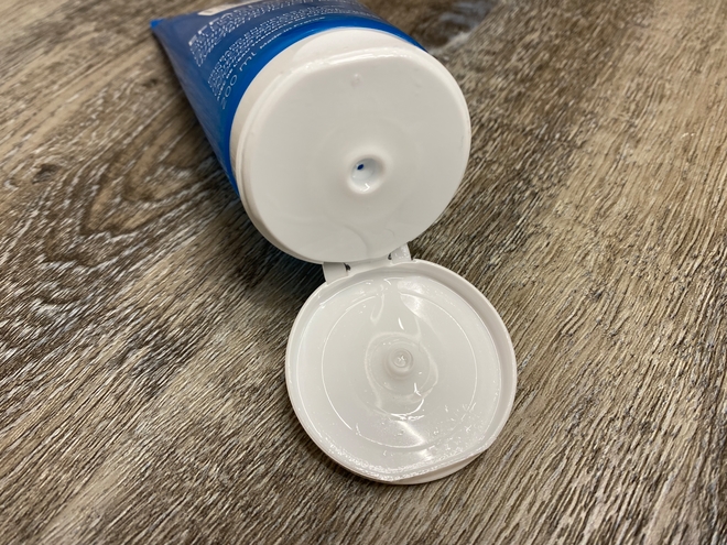 Спустя 8 лет: La Roche Posay Effaclar Purifying Foaming Gel- но вновь неоднозначно
