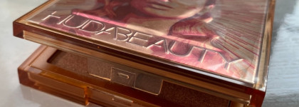 Сияние из космоса? Палетка со своими нюансами- Huda Beauty Mini Glow Obsessions Highlighter Face Palettes