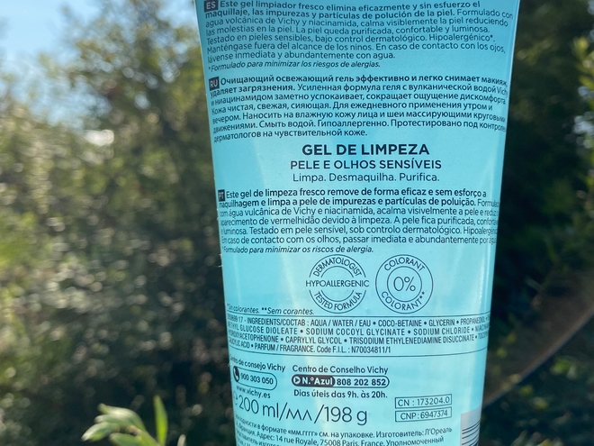 Неоднозначное впечатление - испортила кожу: Vichy purete thermale Fresh cleansing gel sensitive skin &eyes