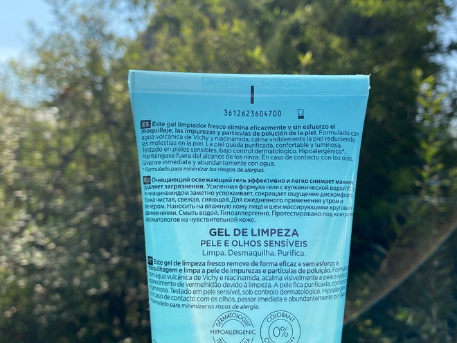 Неоднозначное впечатление - испортила кожу: Vichy purete thermale Fresh cleansing gel sensitive skin &eyes