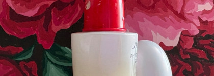 Shiseido Revitalessence Skin Glow 120 Ivory: тон для белоснежек