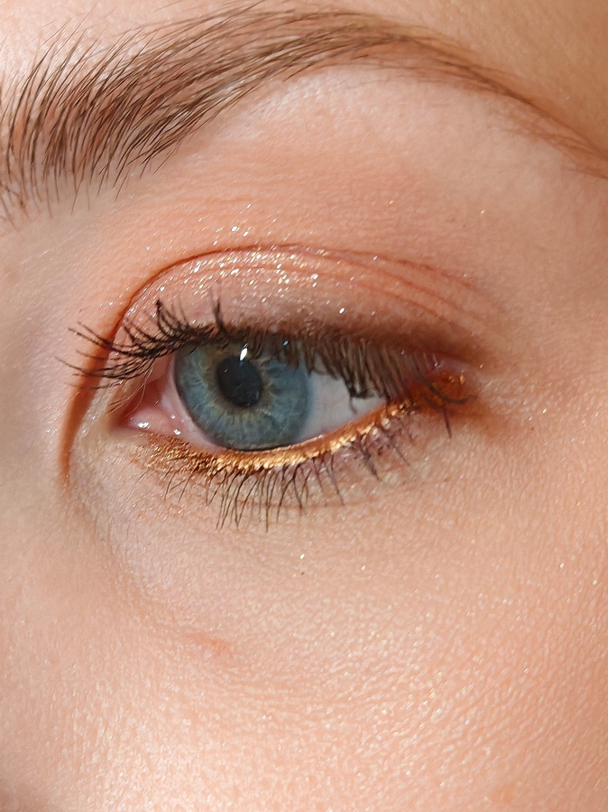 Добавила в слизистую Beauty Bomb Eypocalypce 03